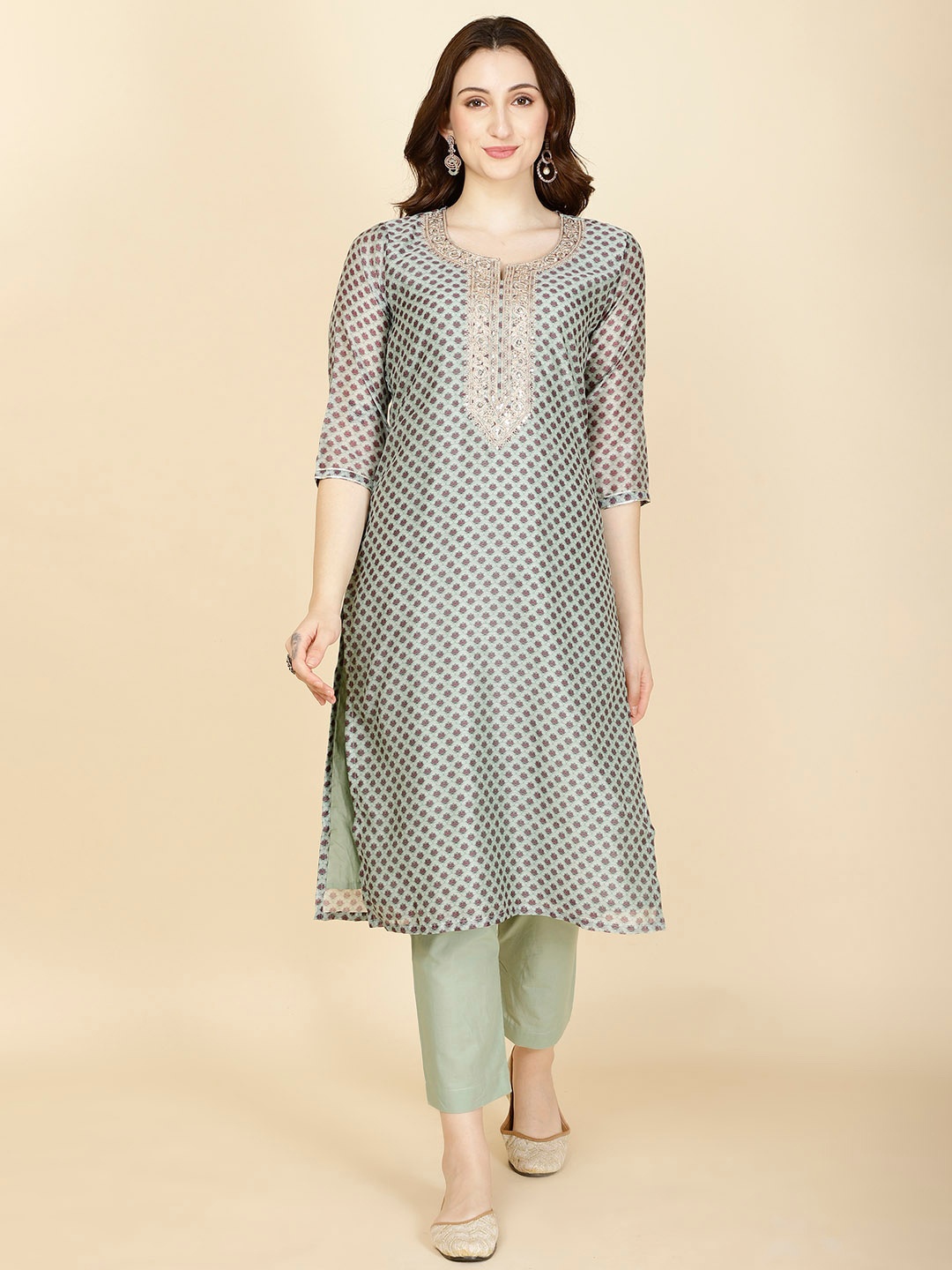 

Meena Bazaar Floral Printed Round Neck Three-Quarter Sleeves Kurta with Trousers, Sea green