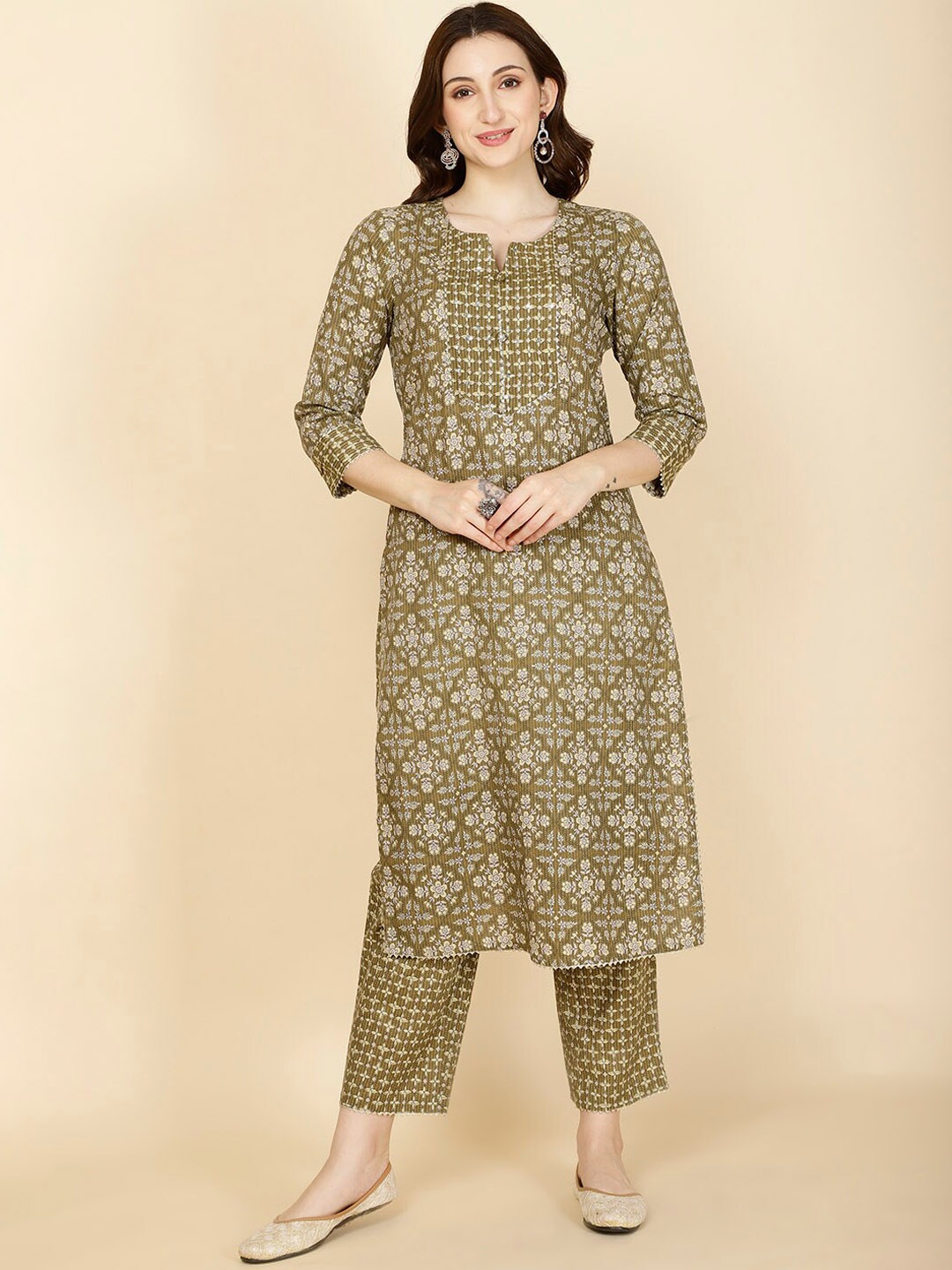 

Meena Bazaar Floral Printed Straight Kurta with Trousers, Green