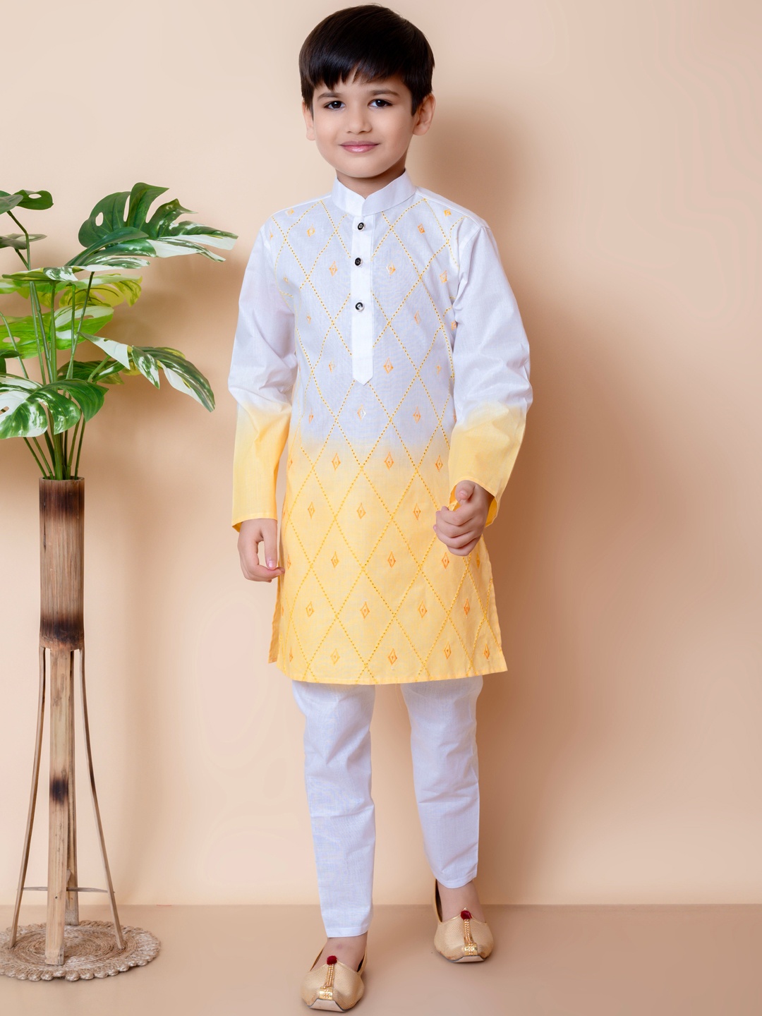 

BAESD Boys Embroidered Ombre Regular Thread Work Kurta & Pyjamas, Yellow