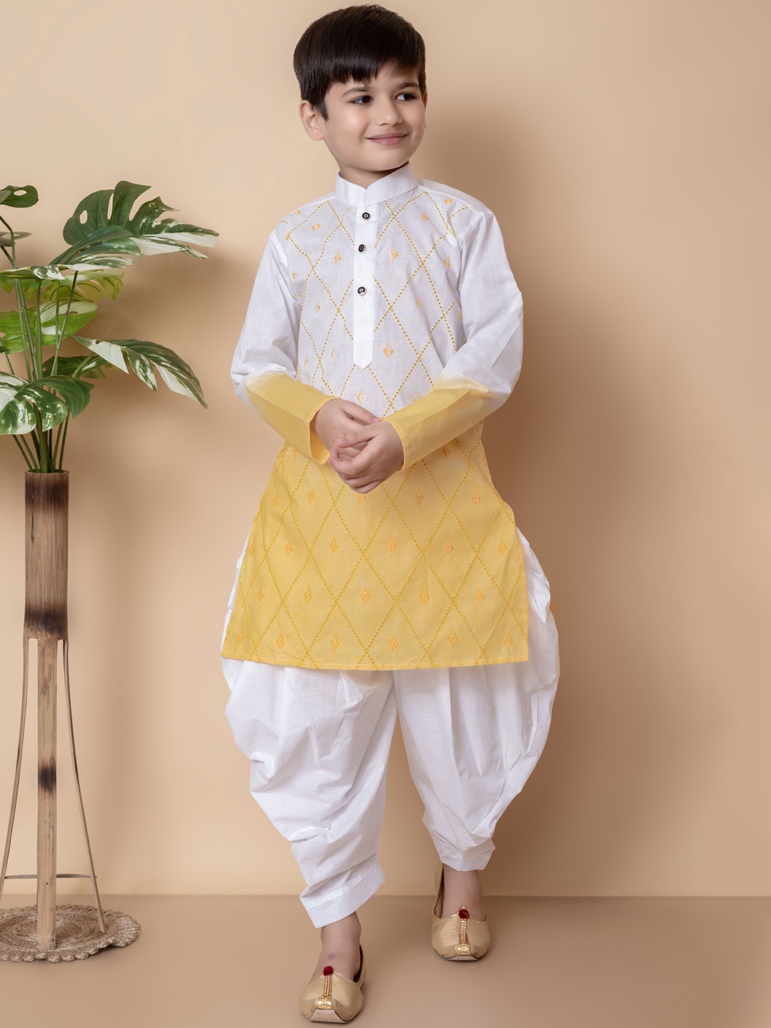 

BAESD Boys Ombre Colourblocked Regular Kurta with Patiala, Yellow