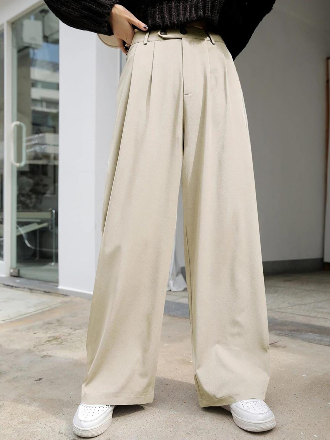 

CURVE BY KOTTY BIZwear Women Relaxed Straight Leg High-Rise Easy Wash Pleated Trousers, Beige