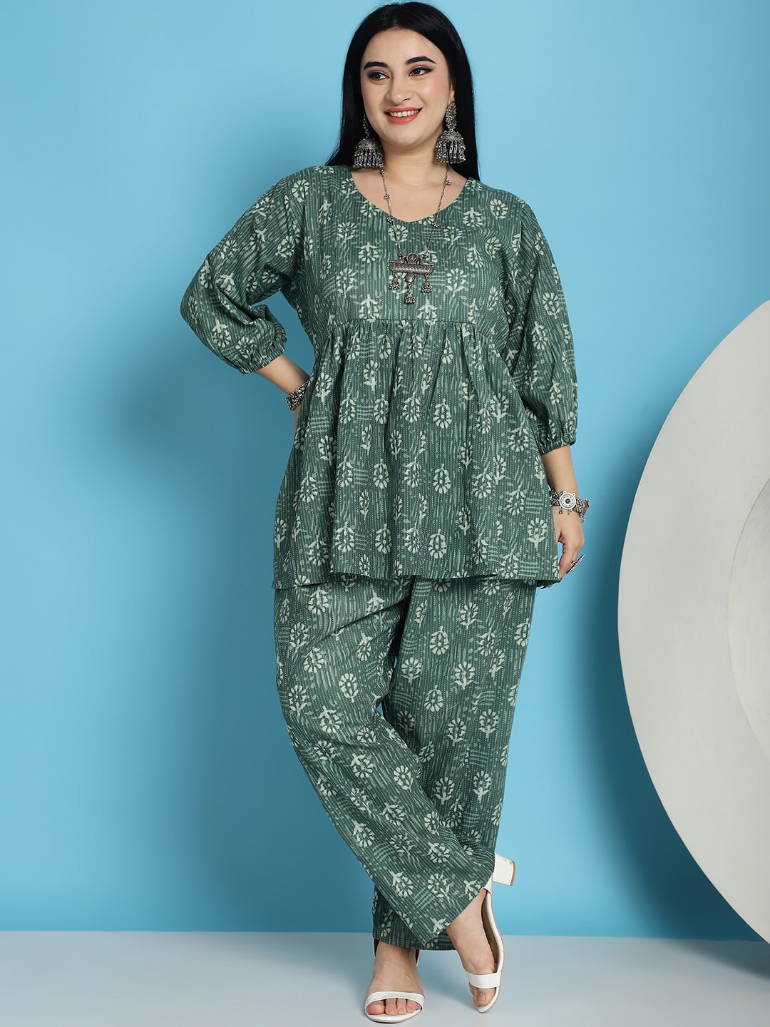 

TAG 7 Floral Printed Regular Kantha Work Pure Cotton A-Line Kurti with Trousers, Green