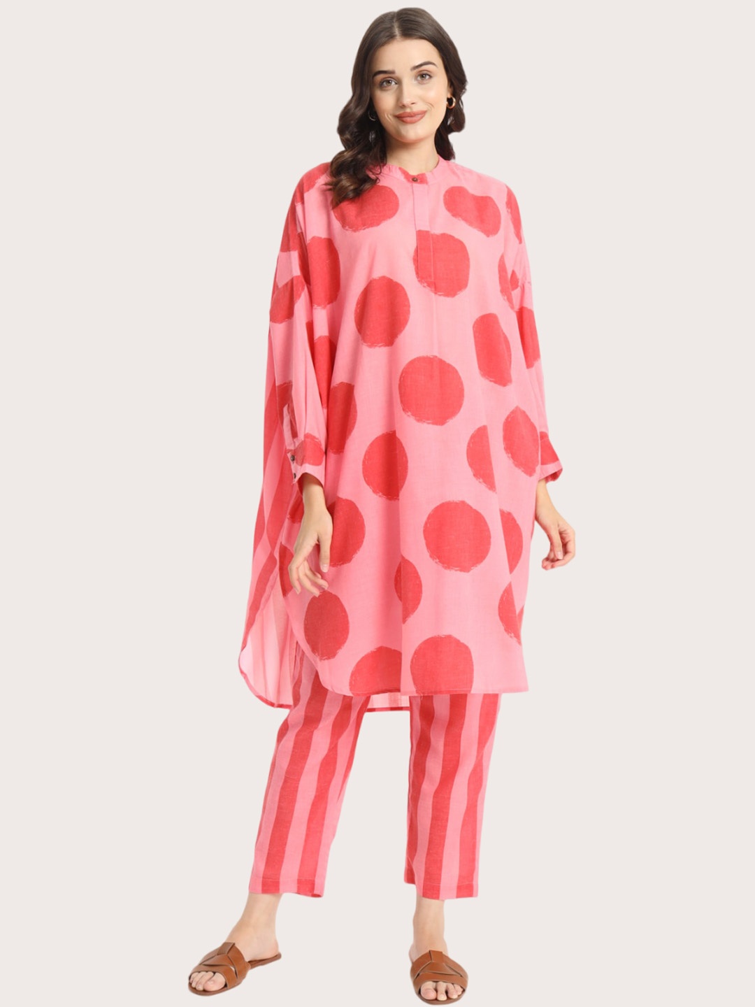 

FABNEST Geometric Printed Mandarin Collar Straight Kurta With Trousers, Pink