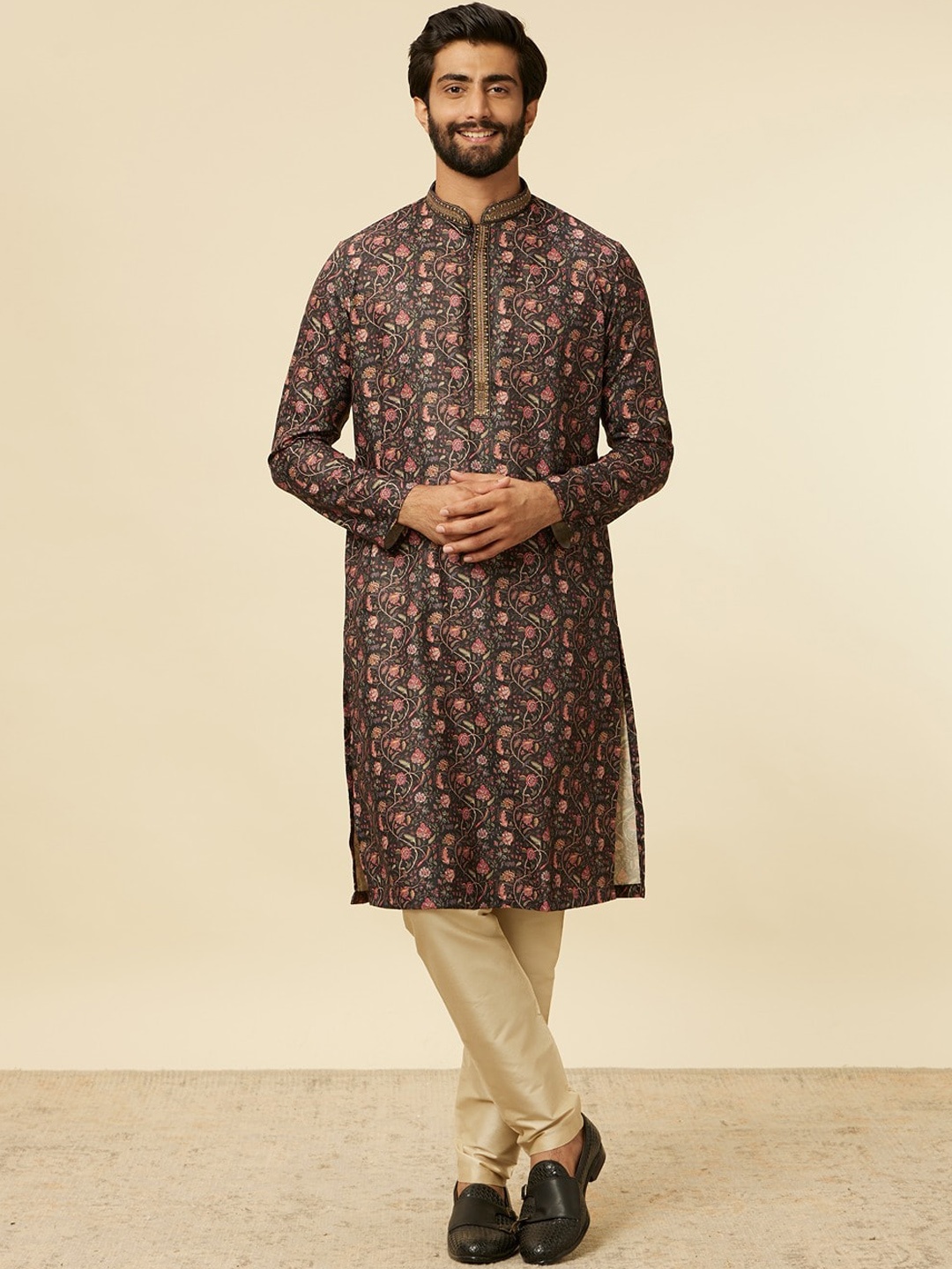 

Manyavar Floral Printed Mandarin Collar Straight Kurta with Pyjamas, Black