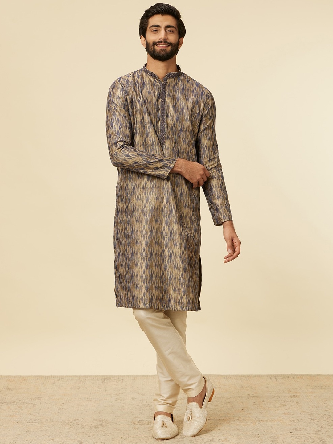 

Manyavar Geometric Printed Mandarin Collar Straight Kurta with Pyjamas, Blue