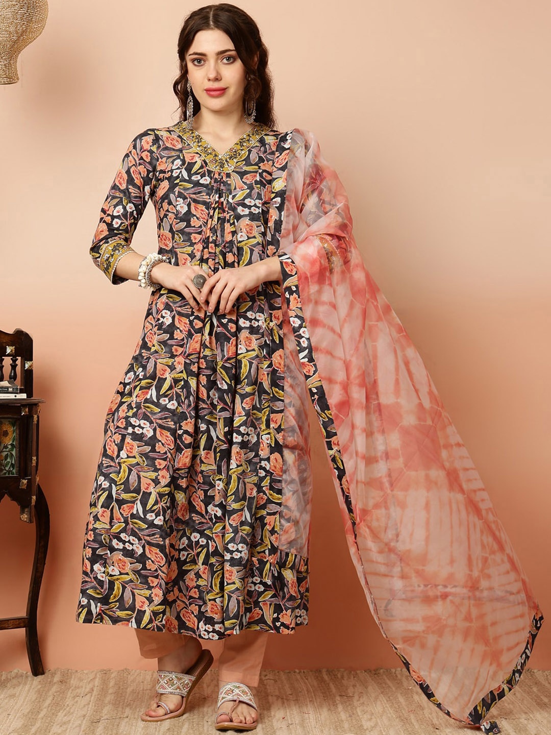 

GULMOHAR JAIPUR Floral Printed Regular Pure Cotton Anarkali Kurta With Trousers & Dupatta, Black