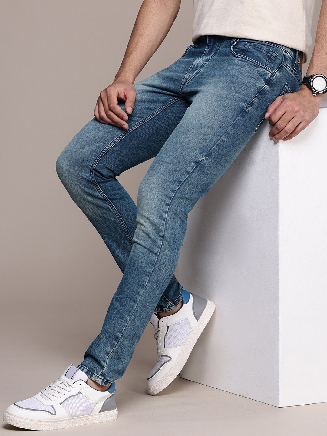 

WROGN Men Skinny Fit Heavy Fade Stretchable Jeans, Blue