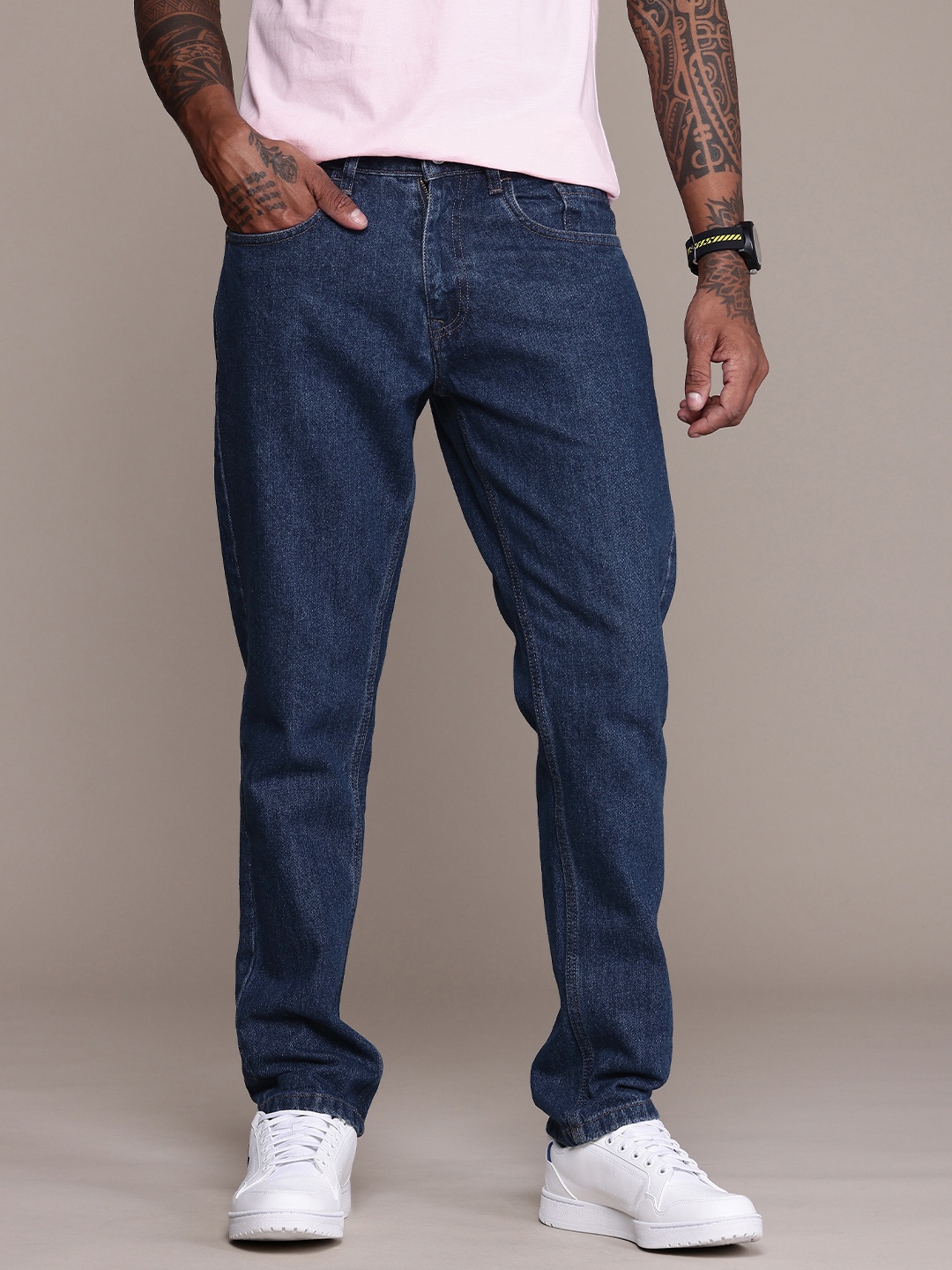 

WROGN Men Pure Cotton Relaxed Fit Jeans, Blue