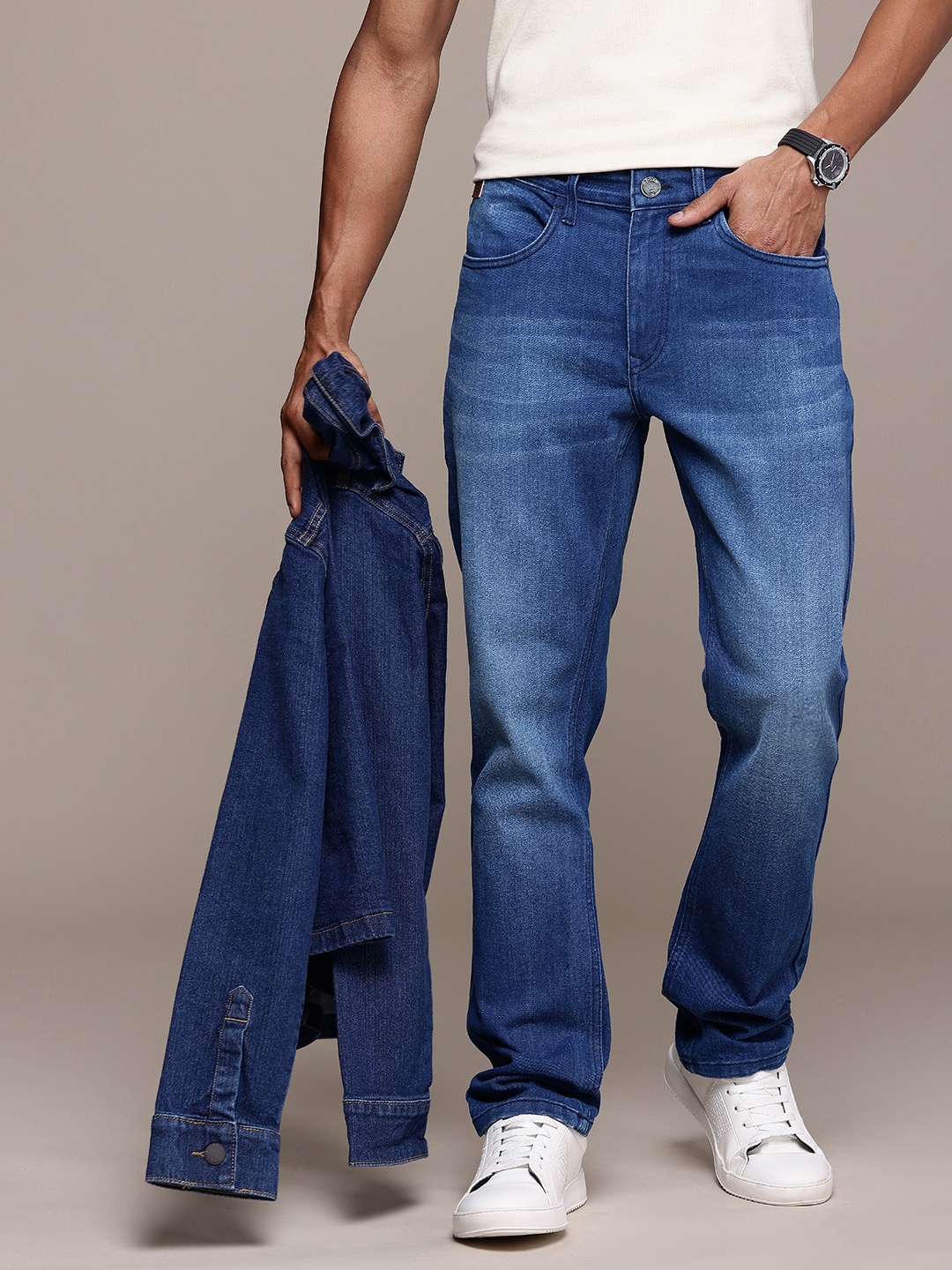 

WROGN Men Straight Fit Heavy Fade Whiskers and Chevrons Stretchable Jeans, Blue