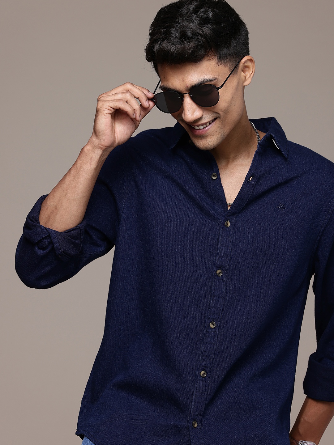 

WROGN Slim Fit Pure Cotton Casual Shirt, Navy blue