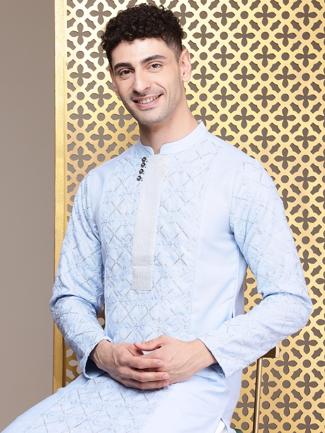 

House of Pataudi Floral Embroidered Mandarin Collar Sequinned Jashn Kurta with Churidar, Blue