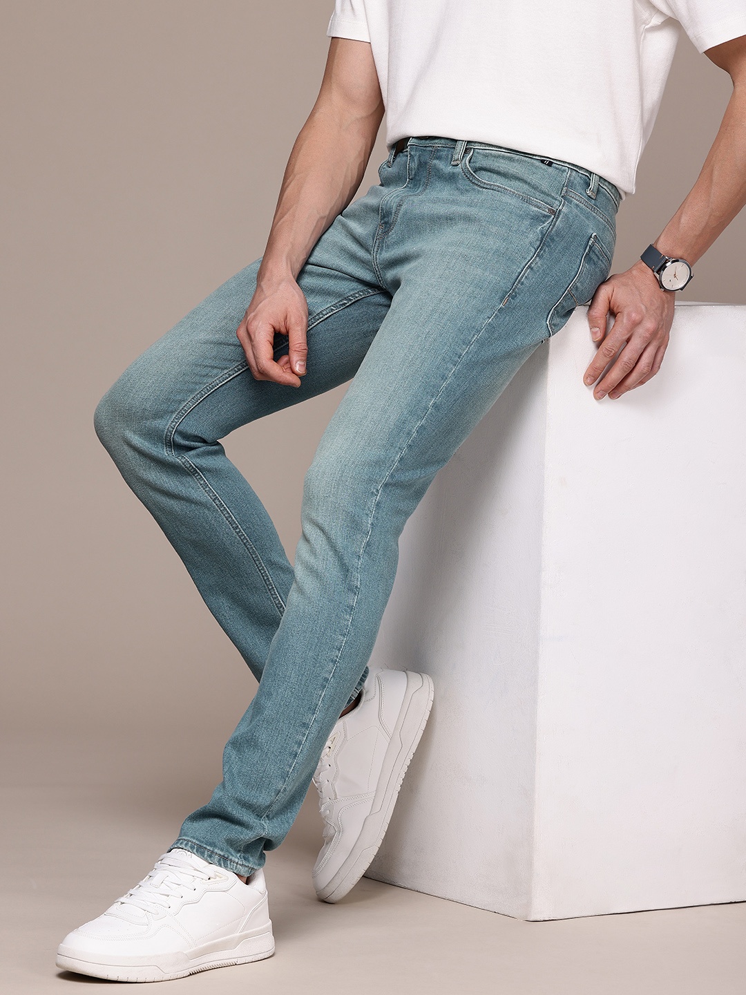 

Nautica Men Slim Fit Heavy Fade Stretchable Jeans, Blue