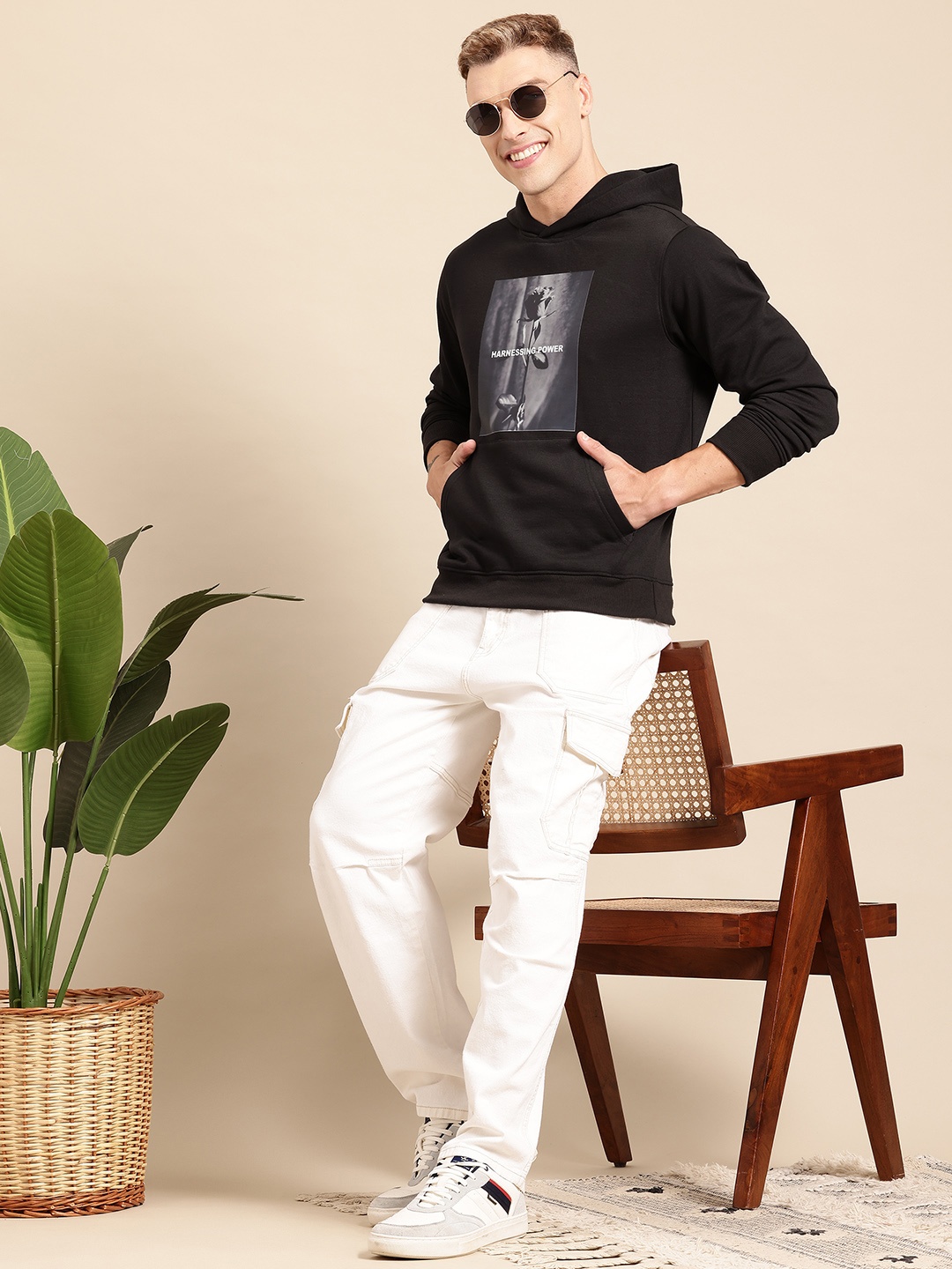 

Mast & Harbour Men Printed Hooded Sweatshirt, Black