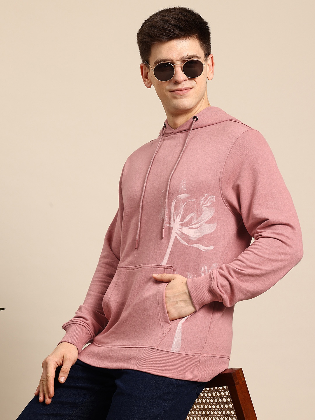 

Mast & Harbour Men Printed Hooded Sweatshirt, Rose