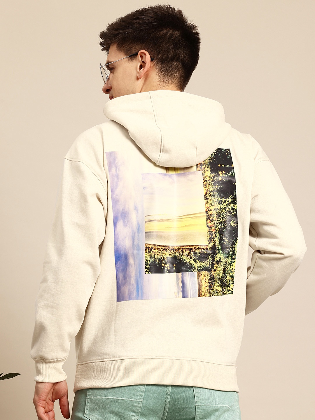 

Mast & Harbour Men Printed Hooded Sweatshirt, White