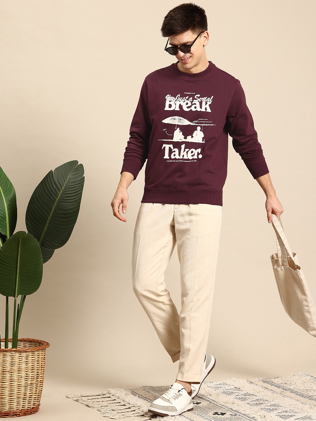 

Mast & Harbour Men Printed Sweatshirt, Burgundy