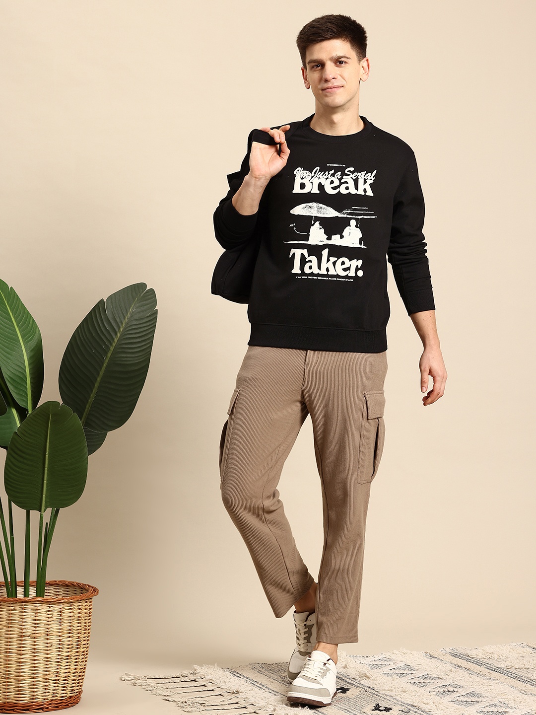

Mast & Harbour Men Printed Sweatshirt, Black