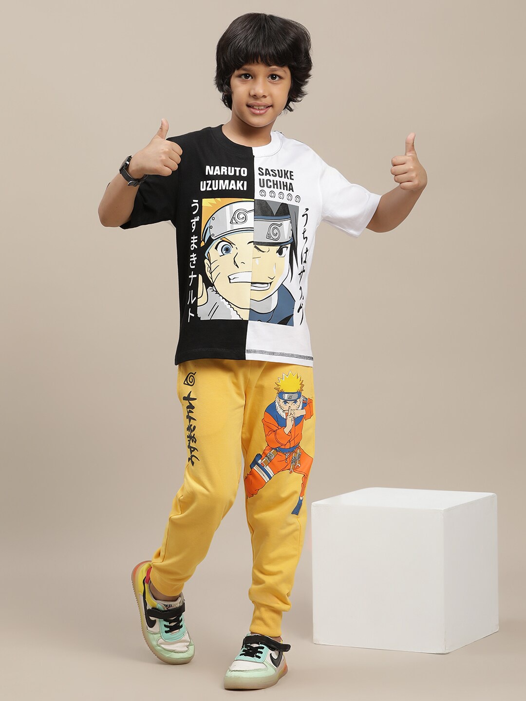 

Naruto Printed T-Shirt With Joggers Clothing Set, White