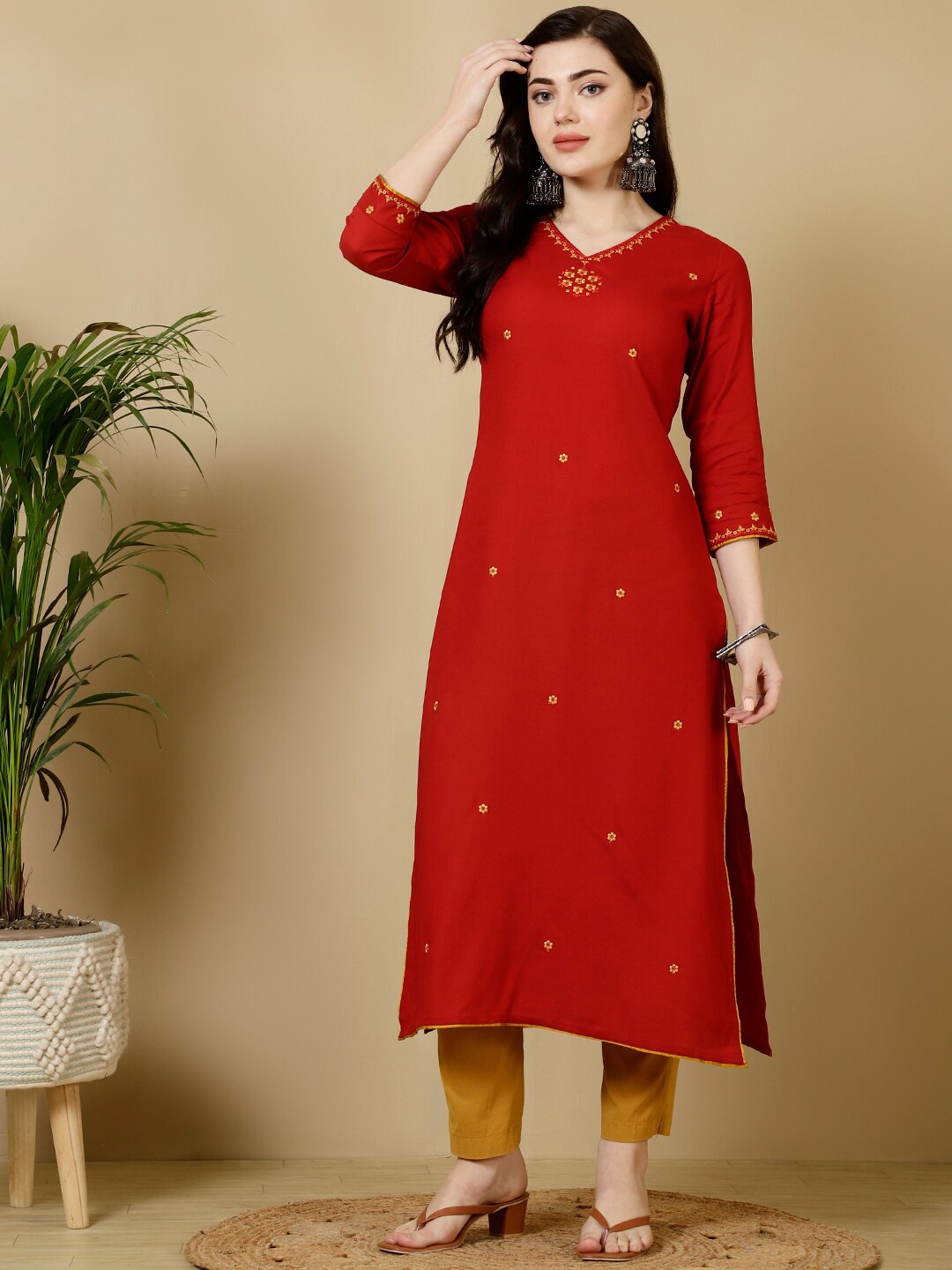 

GULMOHAR JAIPUR Floral Embroidered V-Neck Thread Work Straight Kurta, Maroon