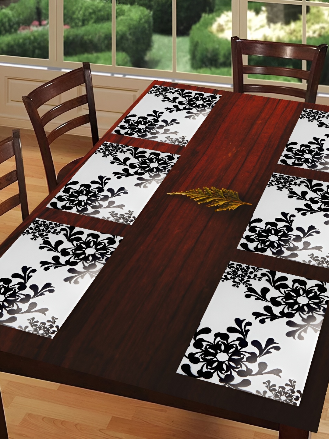 

REVEXO White & Black 6 Pieces Floral Pattern Rectangle Reversible Table Placemats