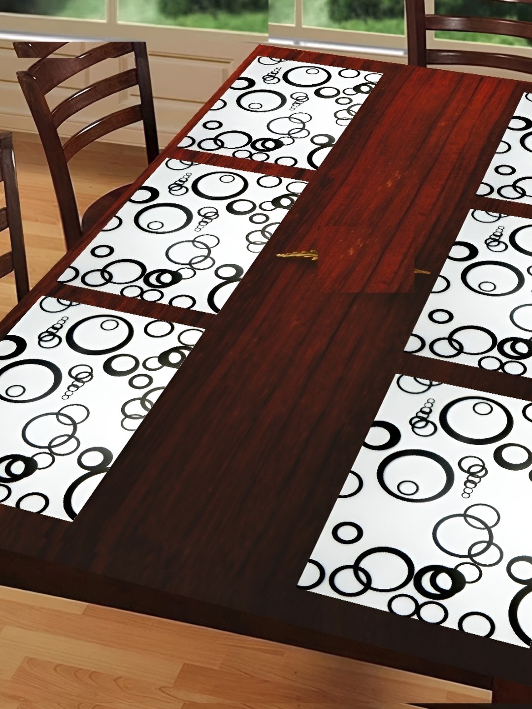 

REVEXO 6 Pieces White & Black Printed Rectangular Table Placemats