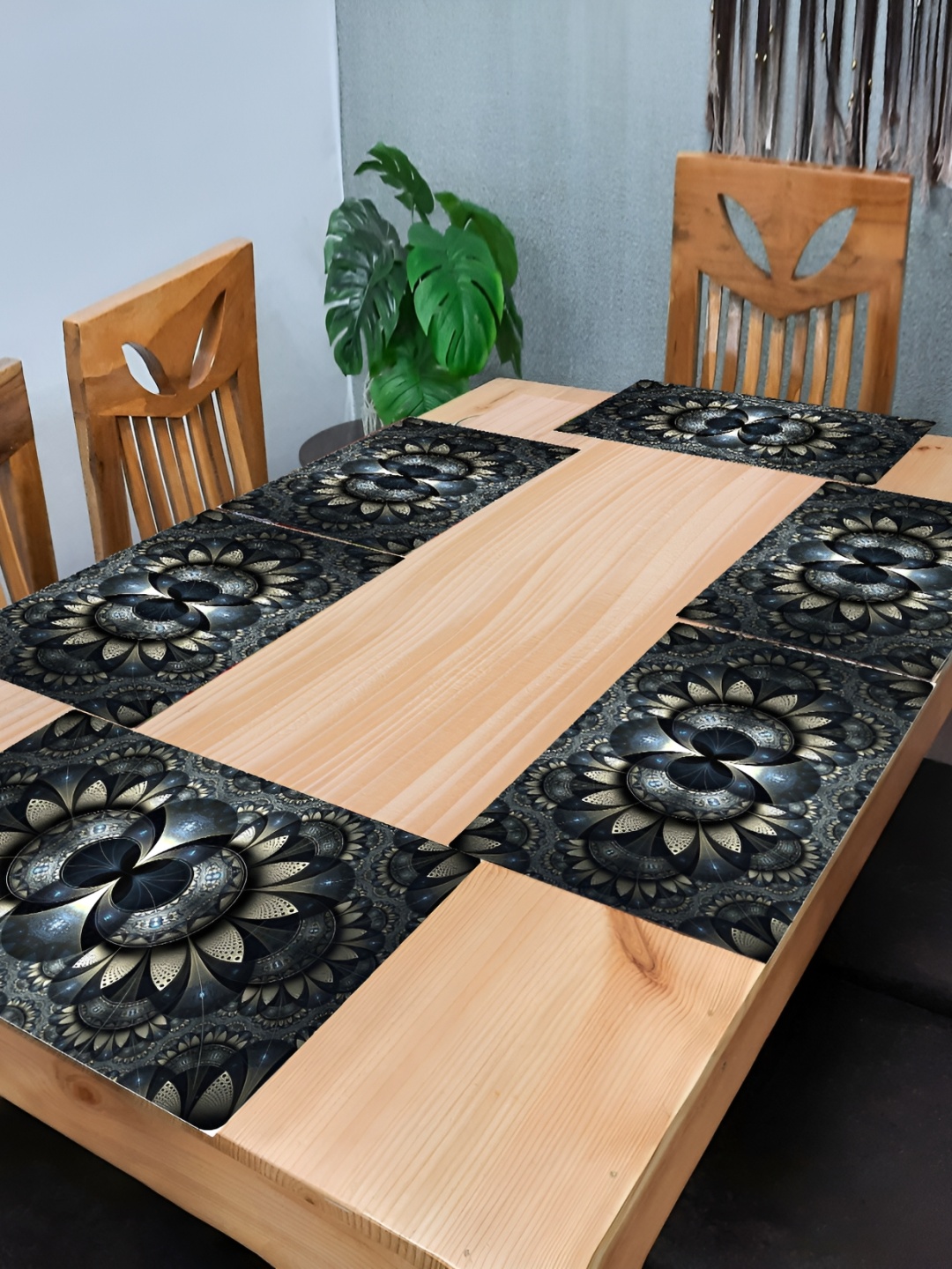 

REVEXO Black 6-pcs Printed Rectangular Table Placemats