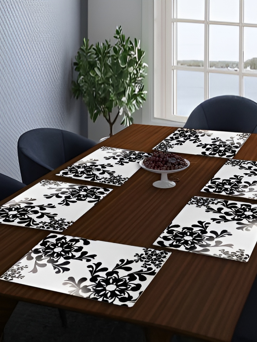 

REVEXO 6 Pieces White & Black Printed Rectangular Table Placemats
