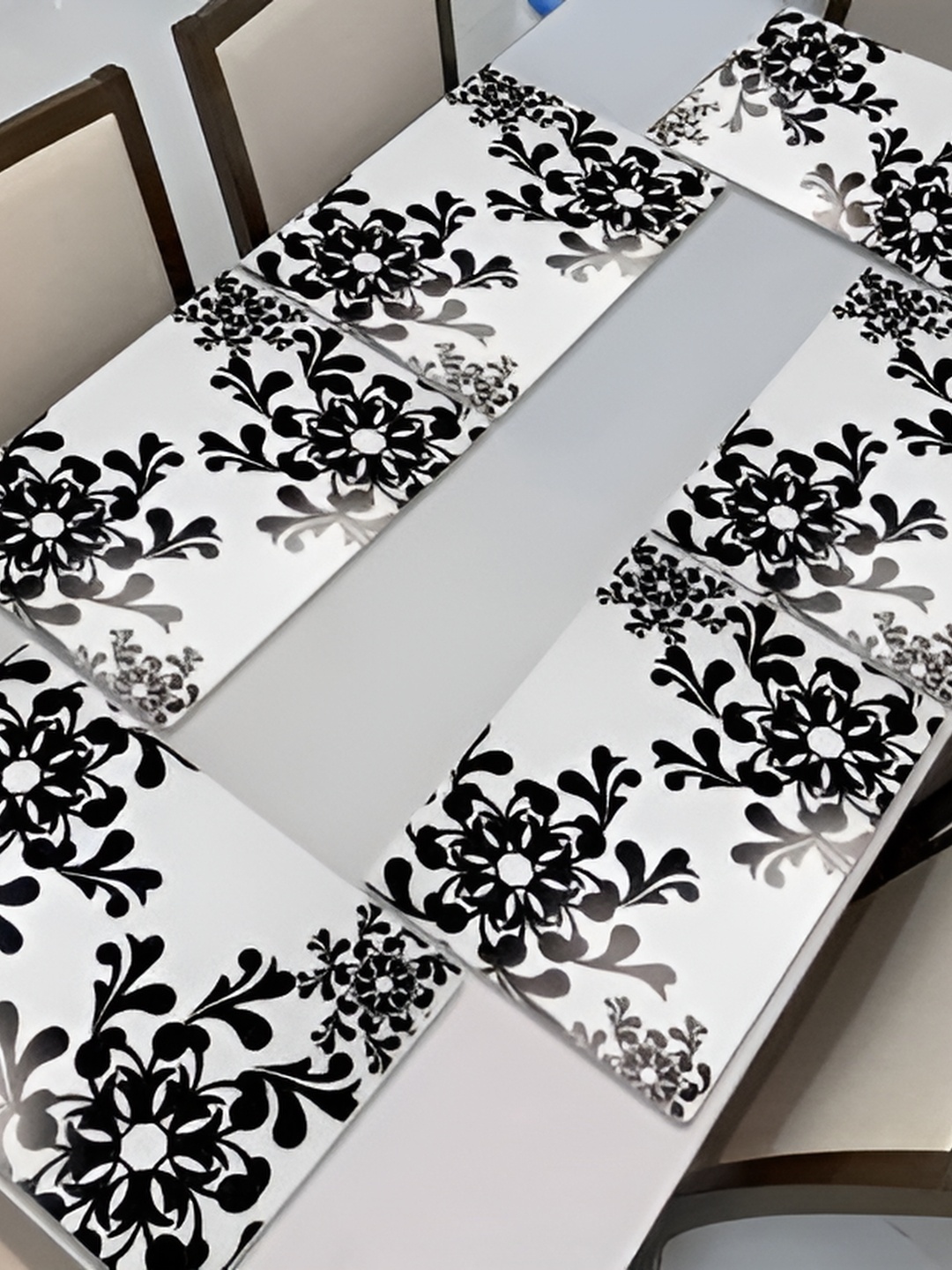 

REVEXO White & Black 6 Pieces Printed Rectangular Table Placemats