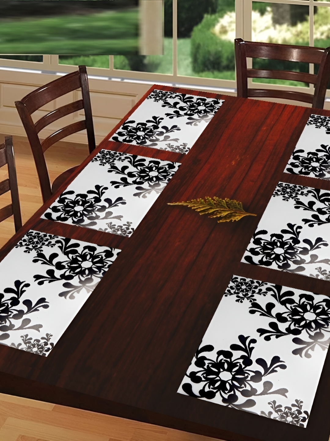 

REVEXO White & Black 6 Pieces Printed Table Placemats