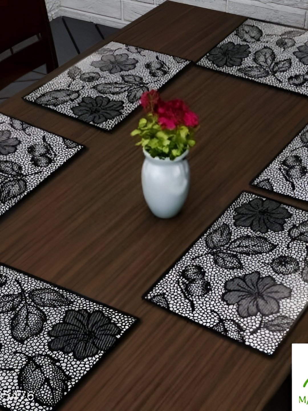 

REVEXO Black & White 6 Pieces Printed Anti-Slip Table Placemats