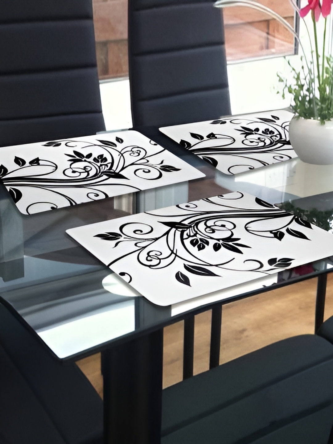 

REVEXO White & Black 6 Pieces Printed Anti-Slip Table Placemats