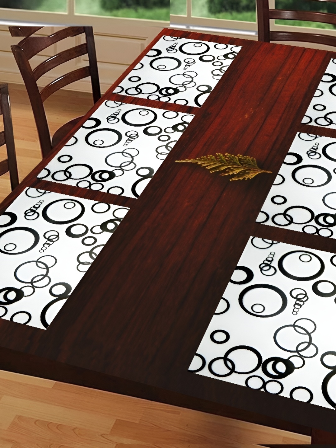 

REVEXO White & Black 6 Pieces Printed Rectangular Table Placemats