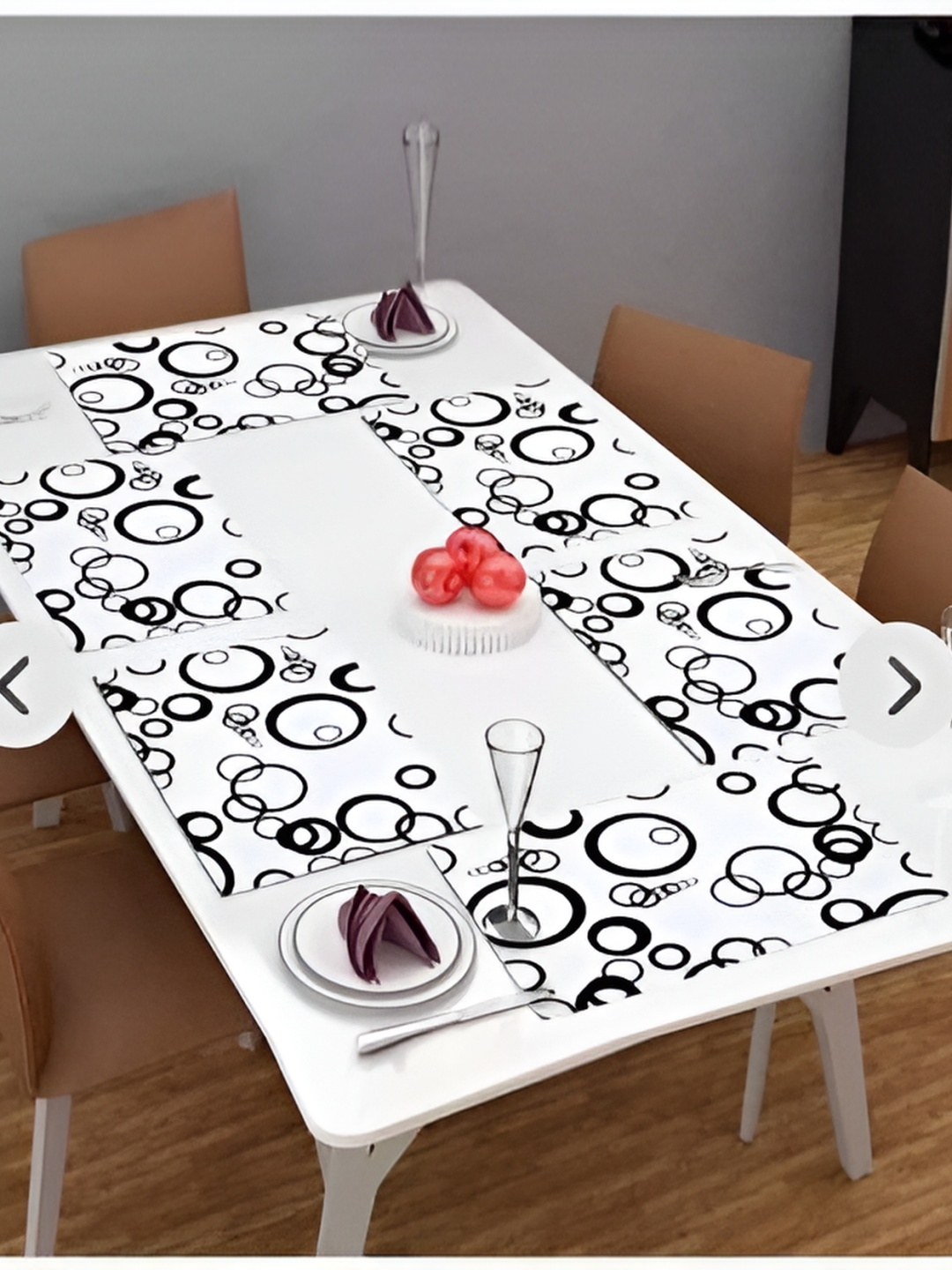 

REVEXO White 6 Pieces Printed Table Placemats