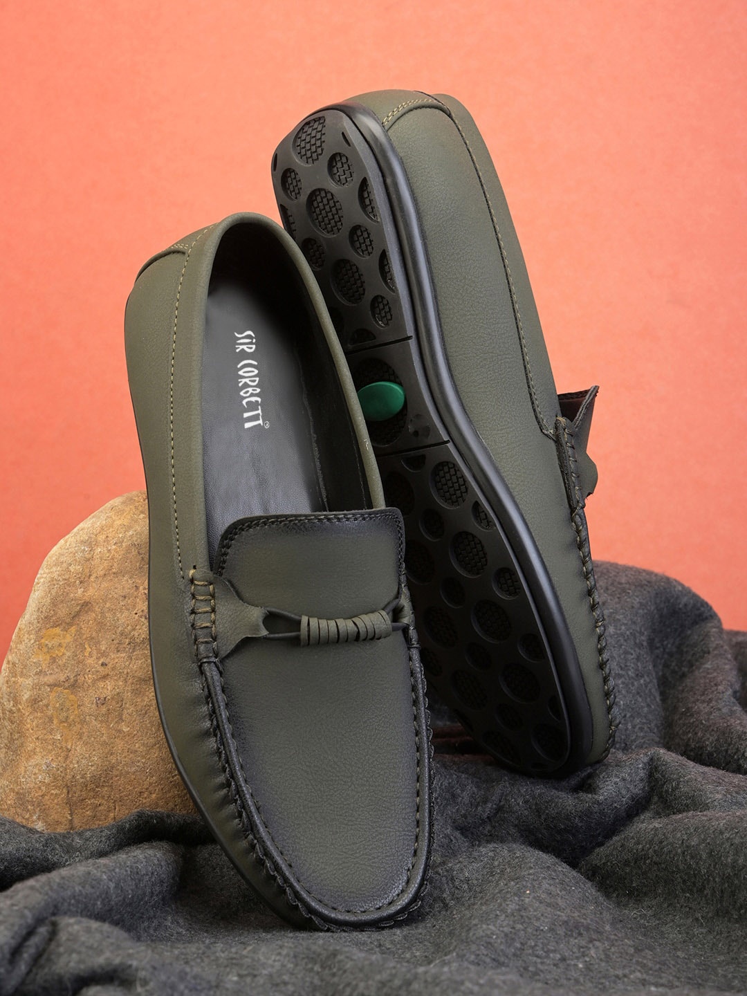 

Sir Corbett Men Round Toe Loafers, Olive