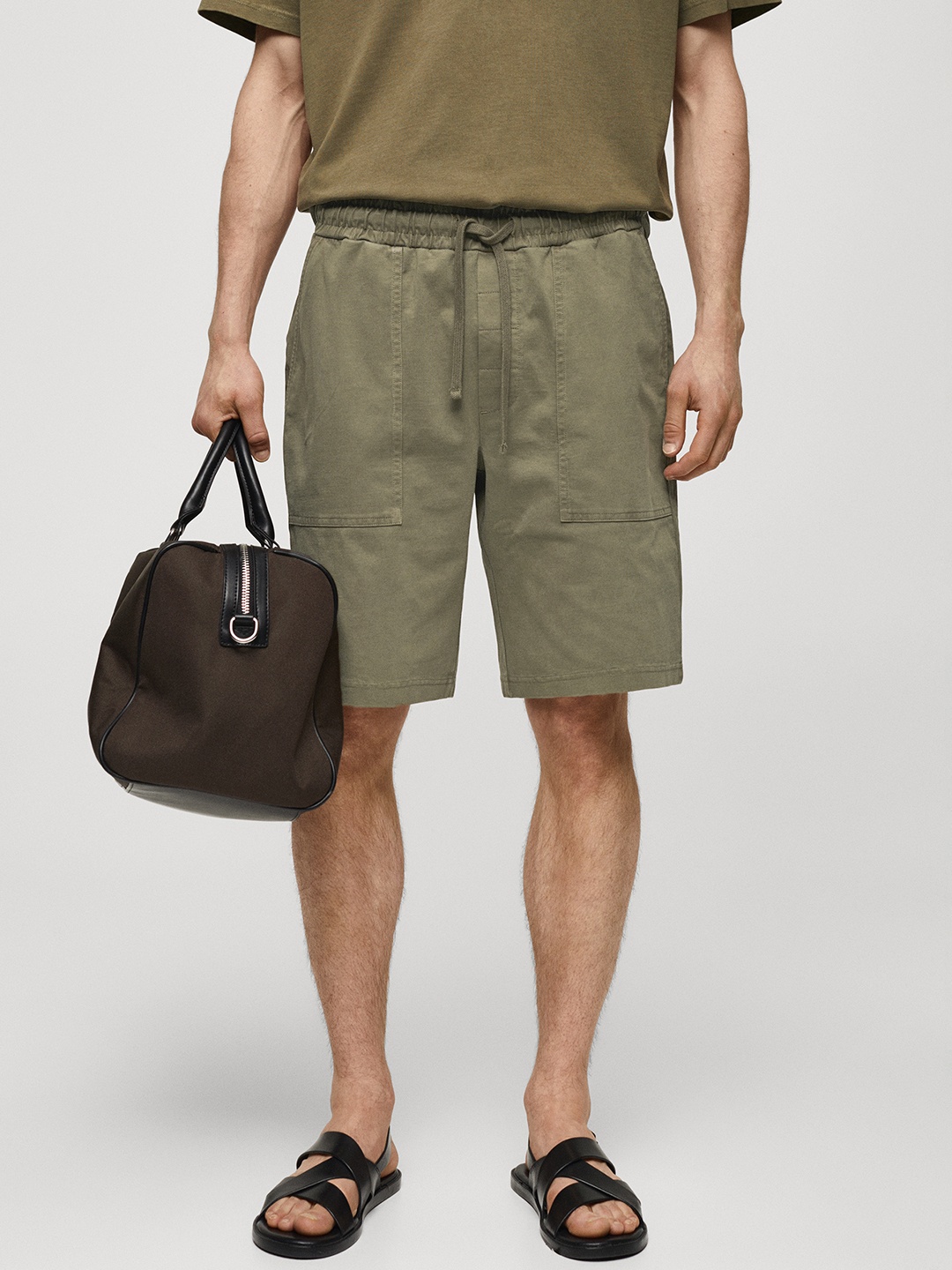 

MANGO MAN Men Pure Cotton Regular Shorts, Olive