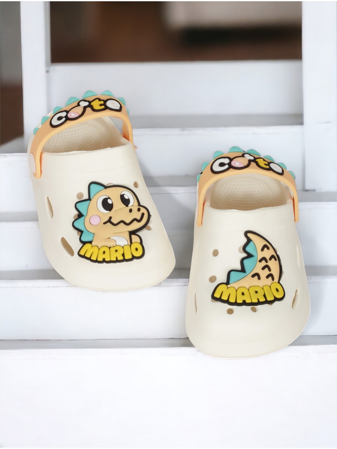 

Lil Lollipop Kids Cartoon Applique Anti-Slip Clogs, Cream