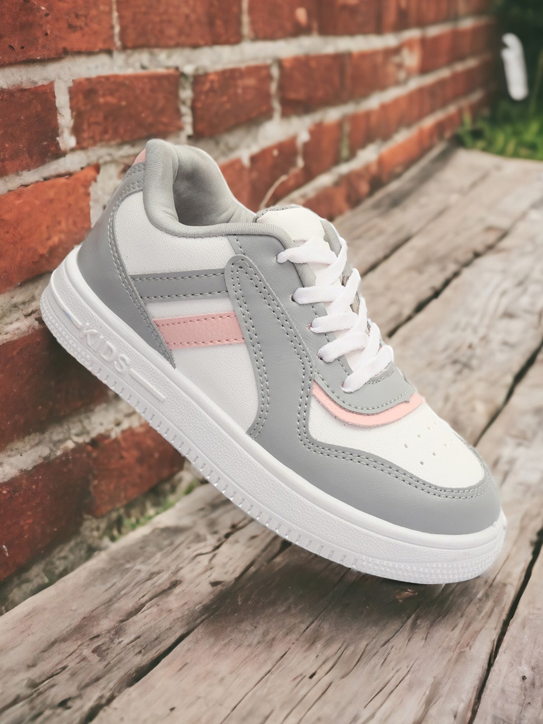 

Lil Lollipop Unisex Kids Colourblocked Sneakers, Grey