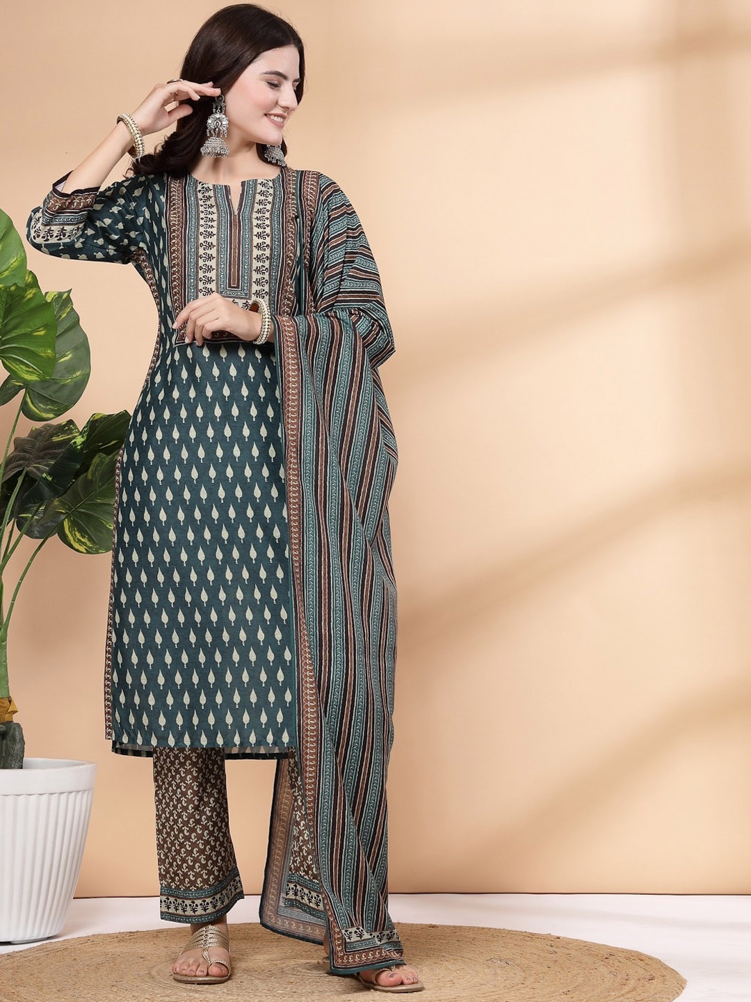 

Nayam By Lakshita Floral Printed Regular Beads & Stones Kurta With & Dupatta, Green