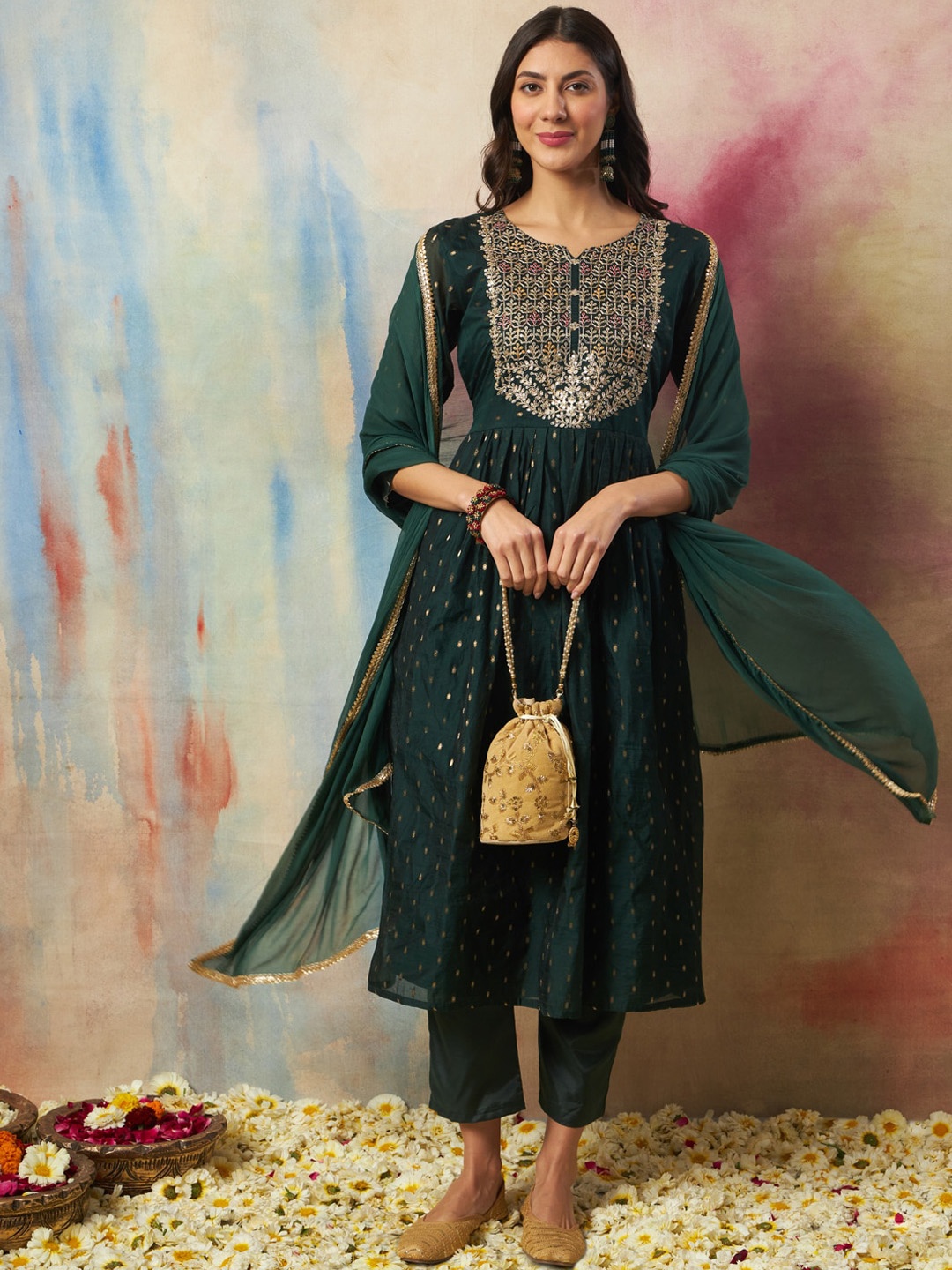 

VredeVogel Floral Embroidered Regular Kurta With Trousers & Dupatta, Green