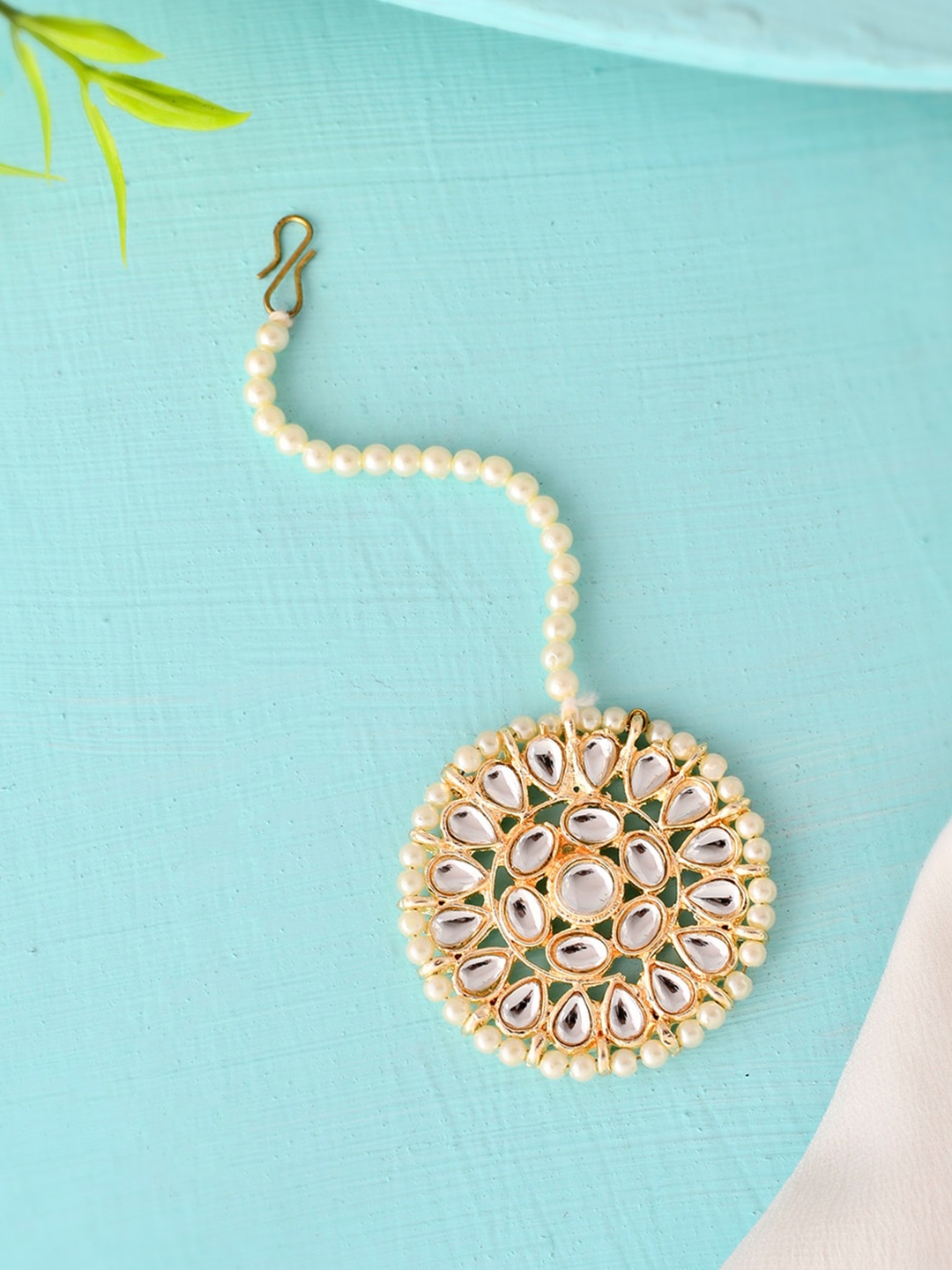 

Sanjog Kundan Studded Maang Tikka Head Jewellery, Gold