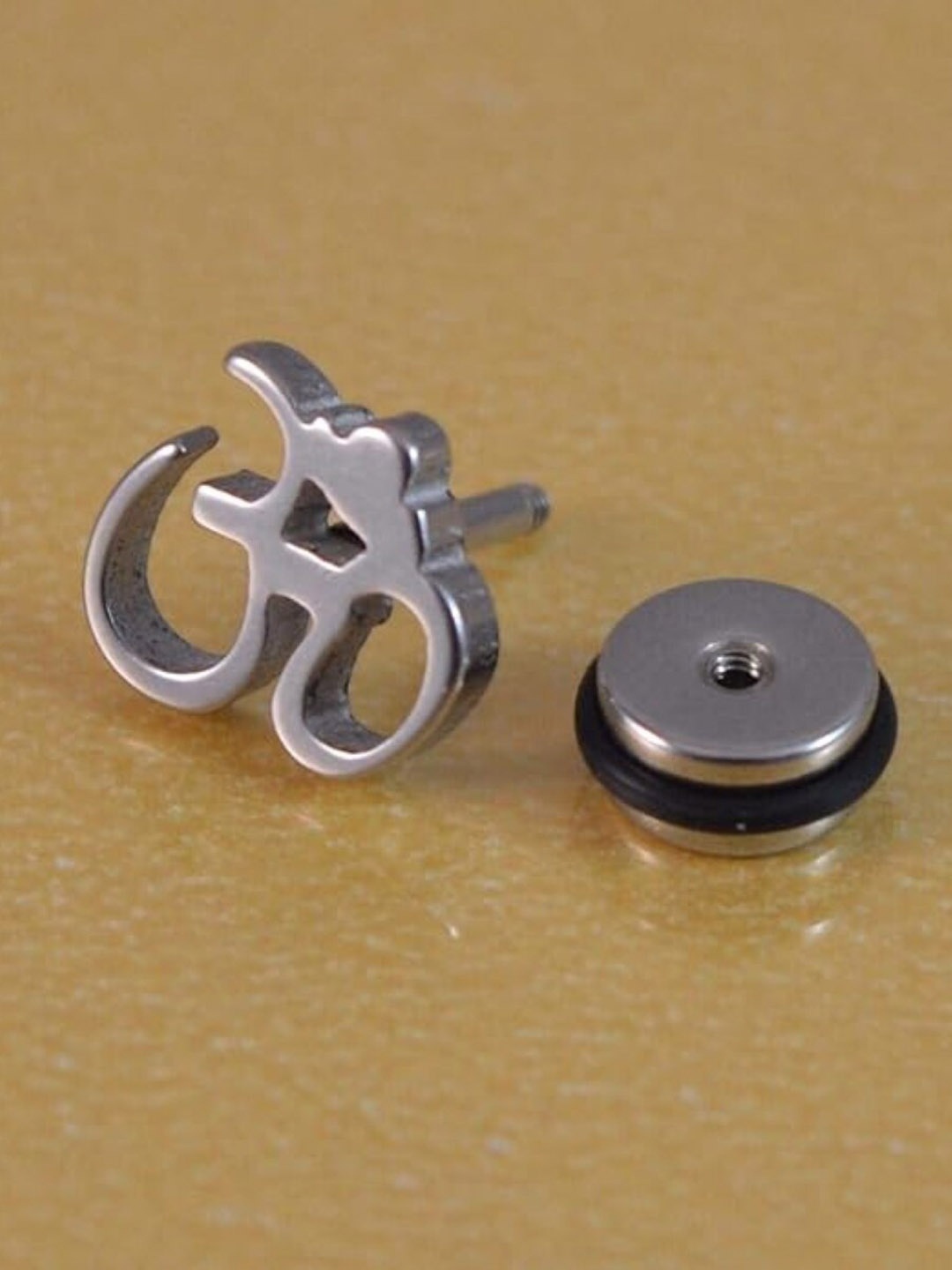 

EL REGALO Alloy Quirky Studs Earring, Silver