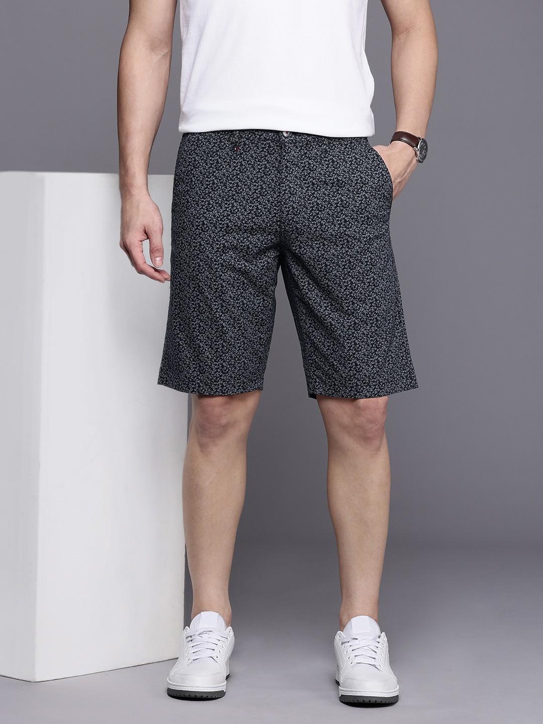 

Louis Philippe Sport Men Tropical Printed Slim Fit Chino Shorts, Navy blue