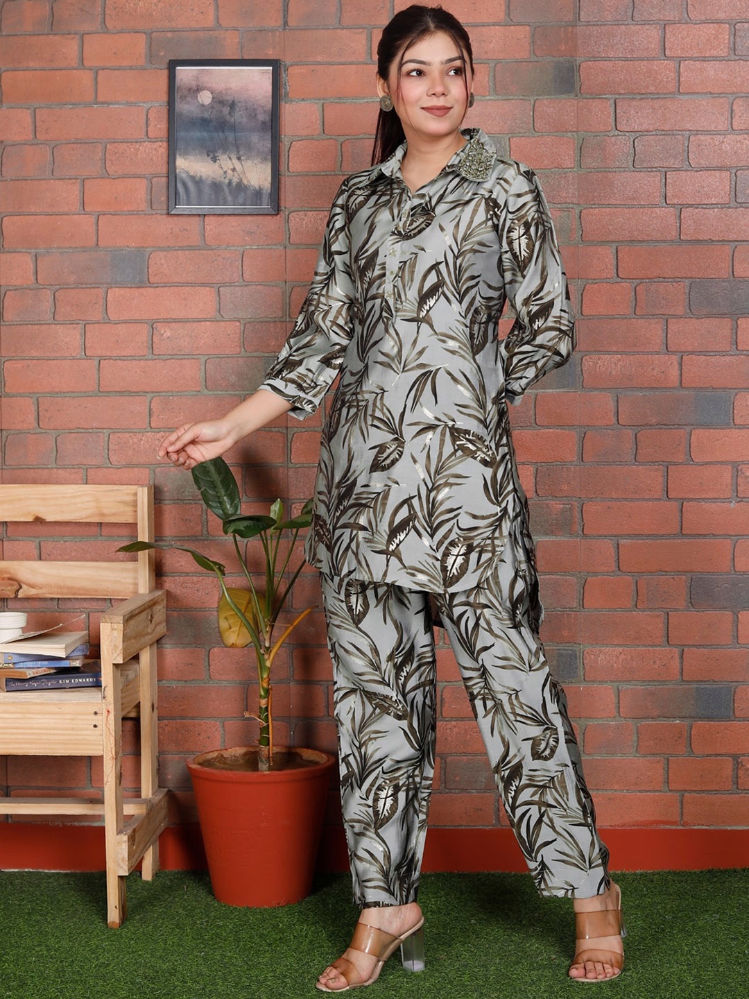 

Swasti Floral-Print Muslin Silk Tunic & Trousers Co-Ords, Green