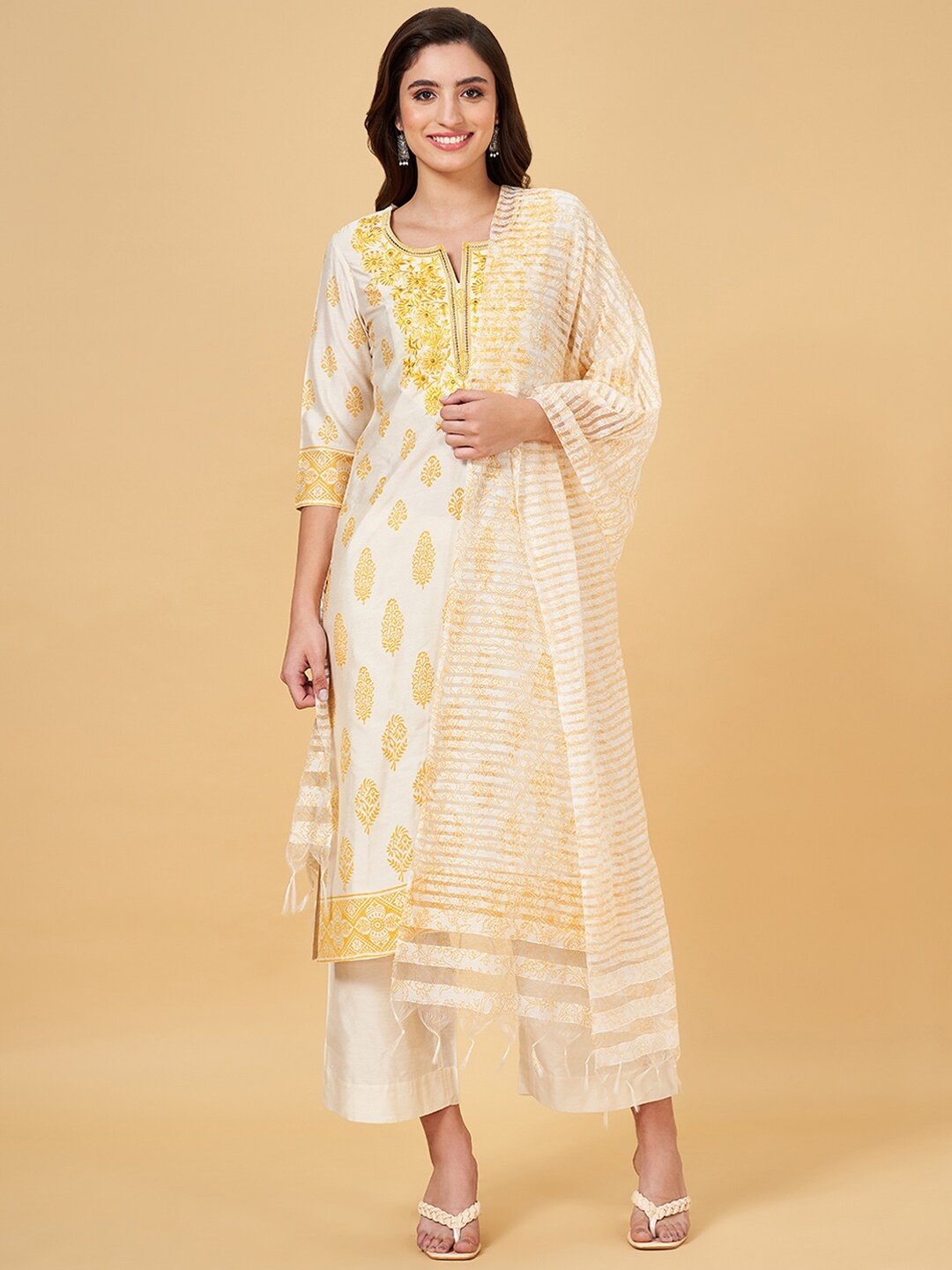 

RANGMANCH BY PANTALOONS Embroidered Regular Kurta with Trousers & Dupatta, Off white