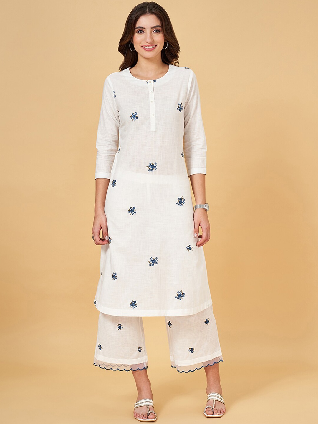

RANGMANCH BY PANTALOONS Floral Embroidered A-Line Pure Cotton Kurta, Off white