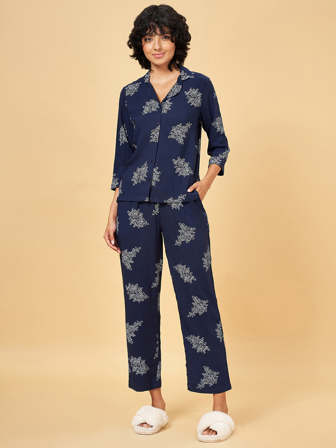 

Dreamz by Pantaloons Floral Printed Lapel Collar Night suit, Navy blue