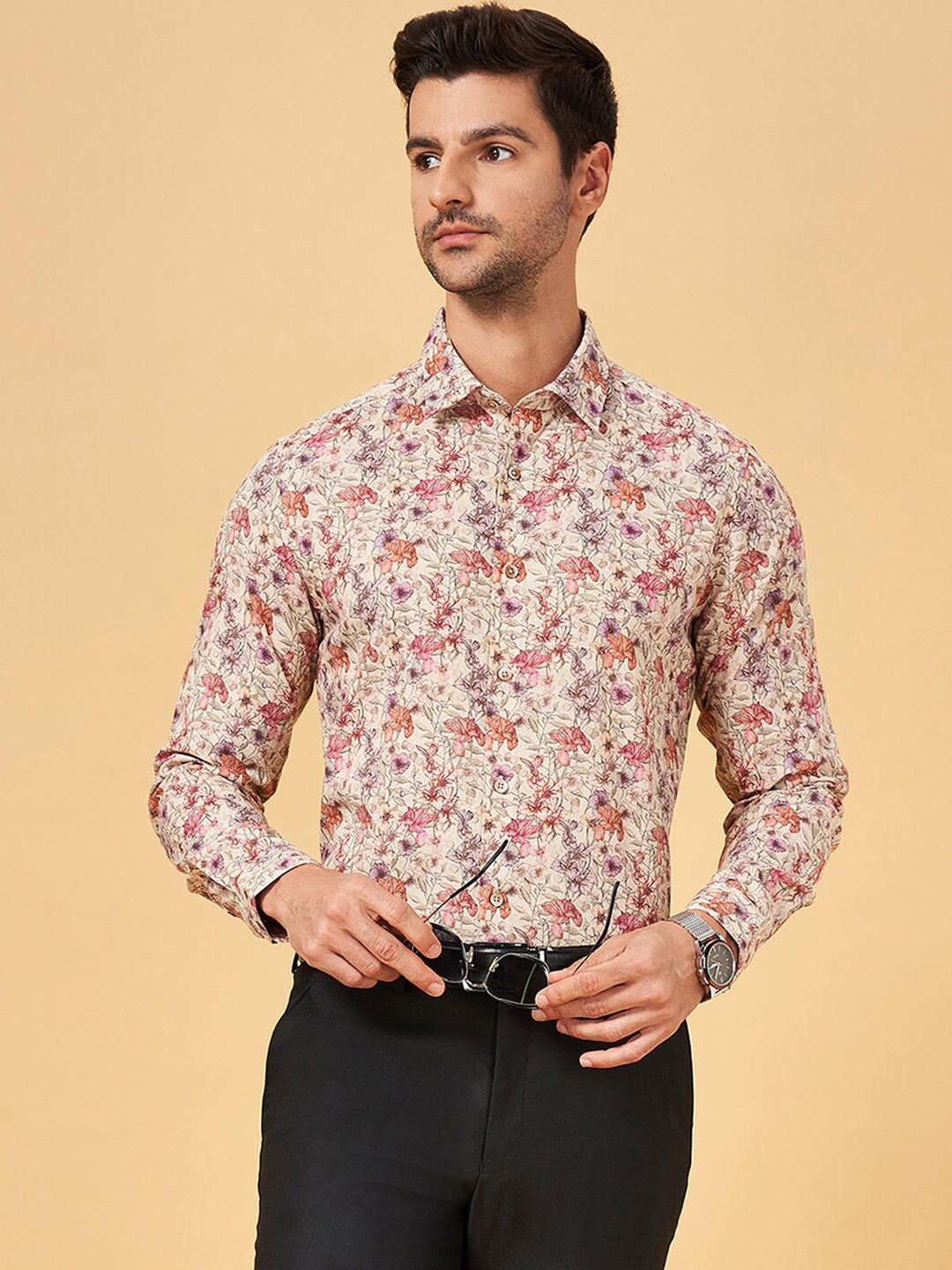 

Peregrine by Pantaloons Slim Fit Floral Cotton Printed Party Shirt, Brown