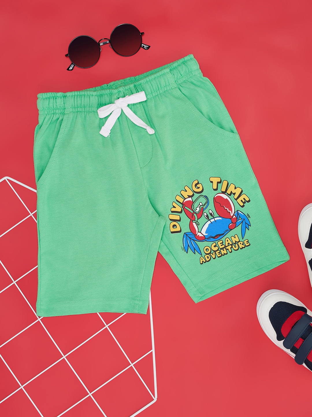 

Pantaloons Junior Boys Graphic Printed Pure Cotton Shorts, Green