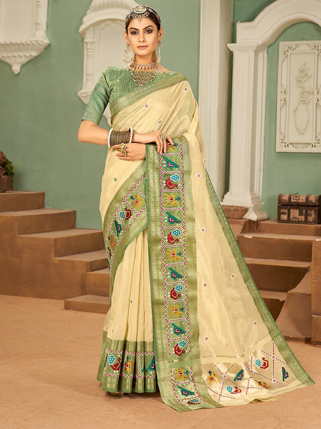 

KALINI Ethnic Motifs Embroidered Zari Saree, Off white