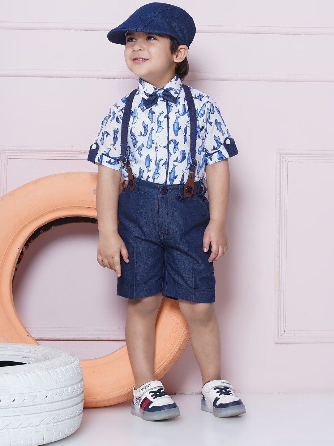 

Aj DEZInES Boys Printed Pure Cotton Shirt with Shorts, White